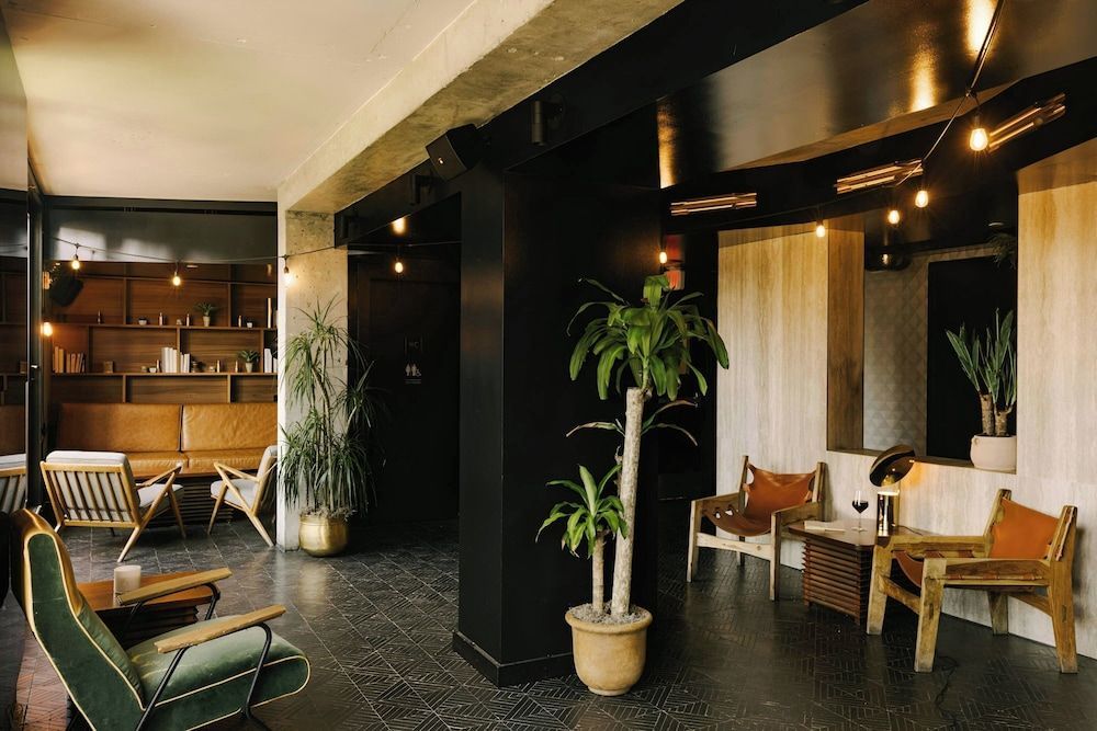 Hotel Henri NY 1