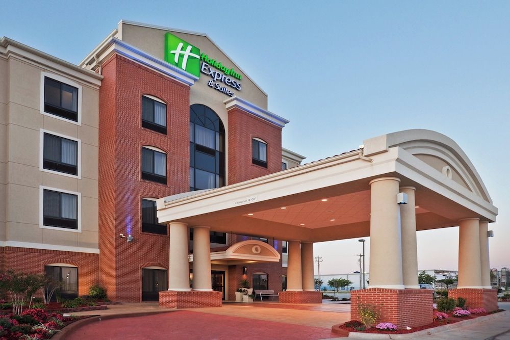 Holiday Inn Express & Suites OKLAHOMA CITY WEST-YUKON by IHG 1
