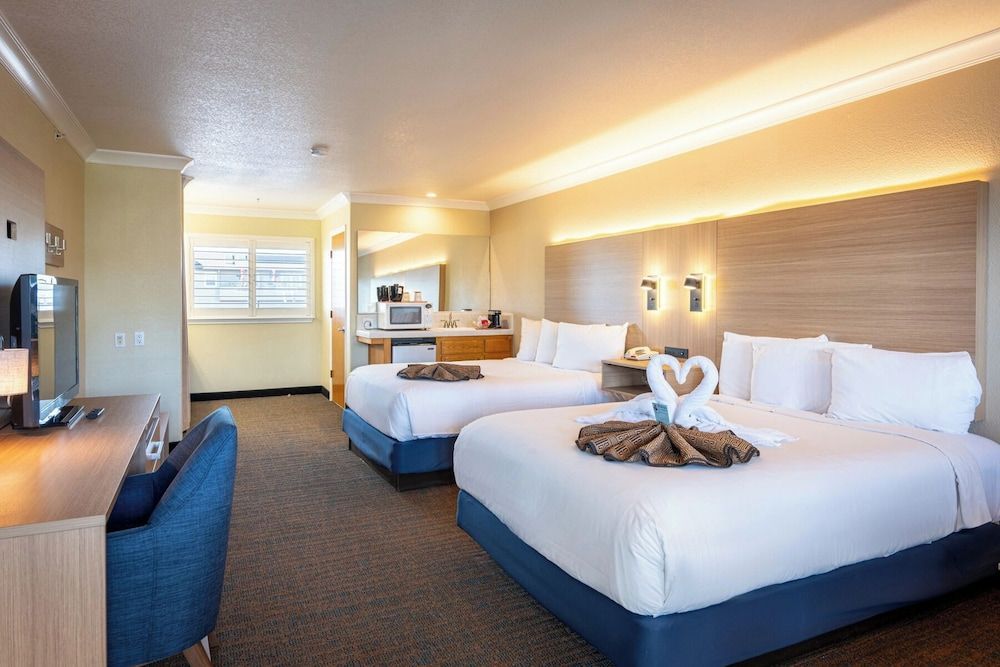 Cayucos Beach Inn 1