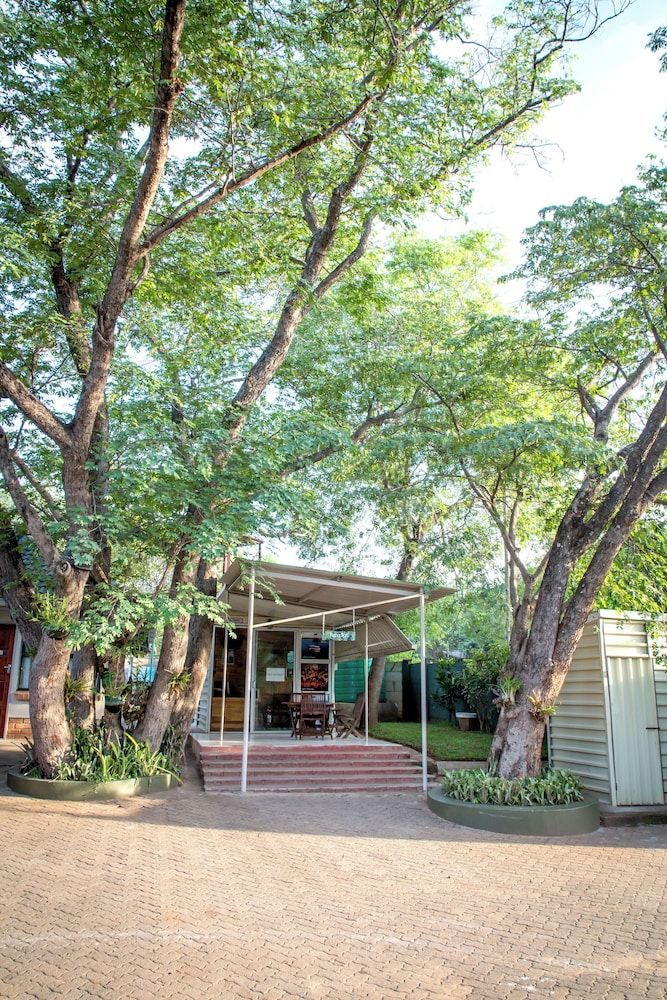 Livingstone Lodge 2