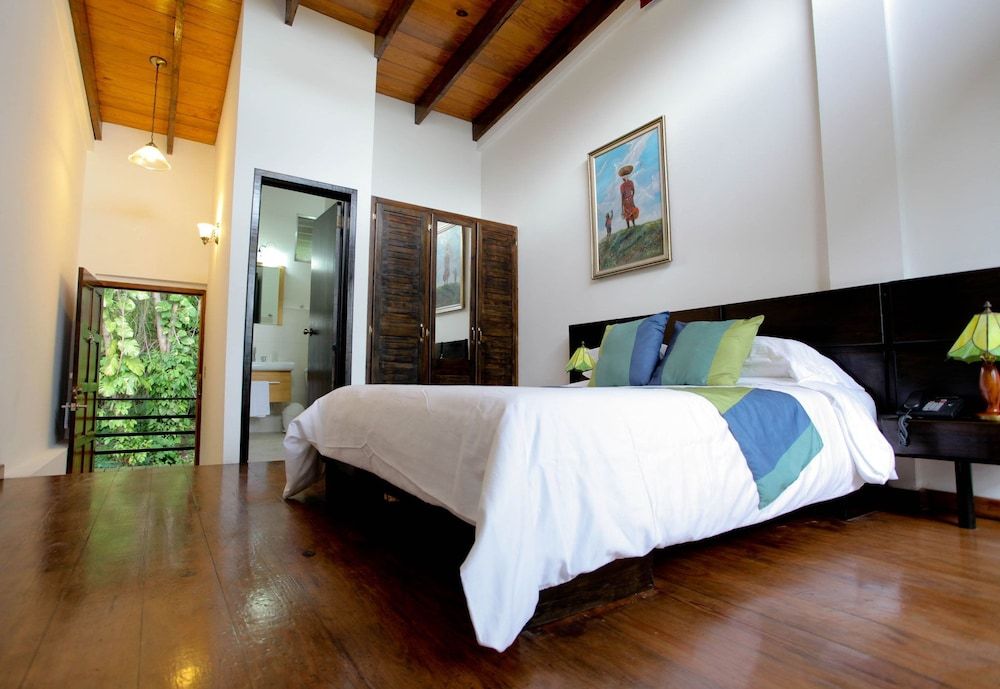 La Reserve Hotel 1