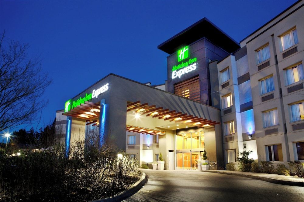 Holiday Inn Express & Suites LANGLEY by IHG 1