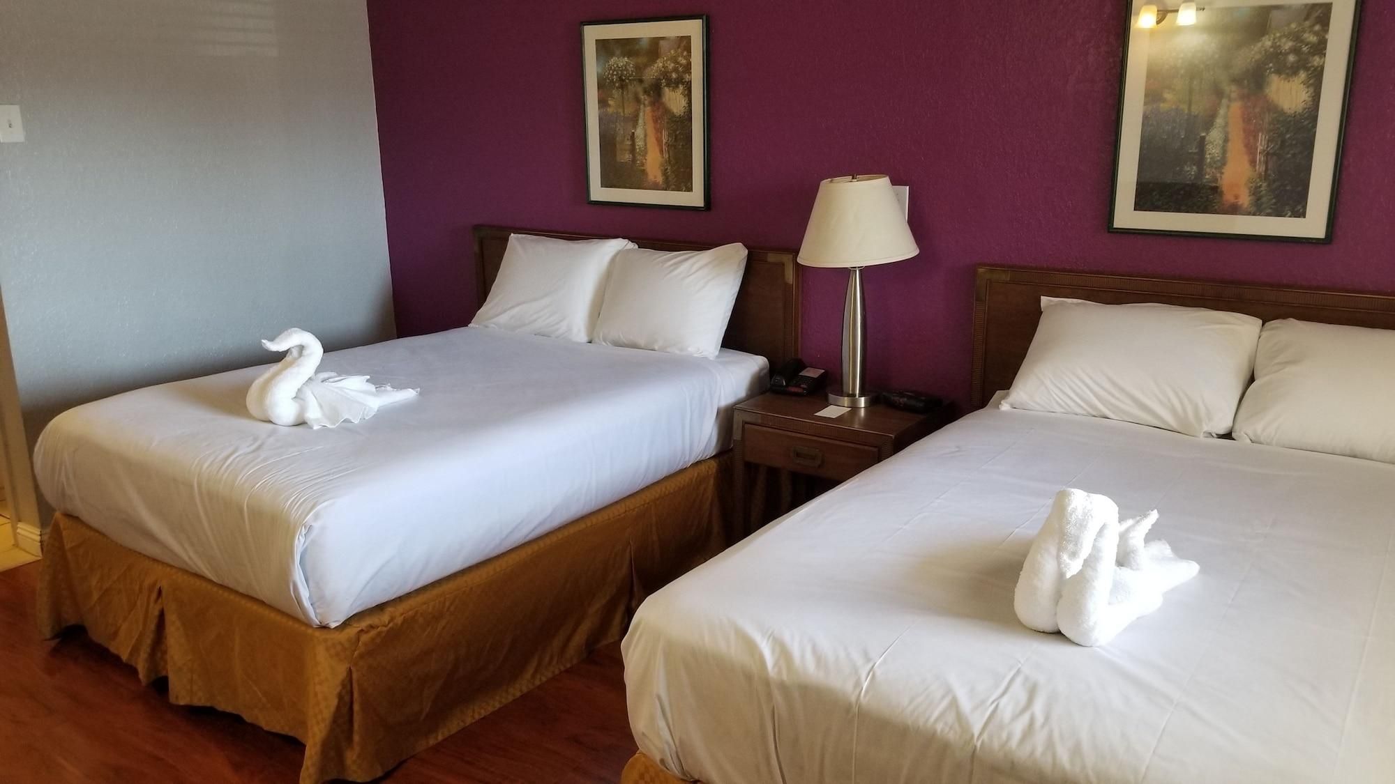 Santa Fe Inn Pueblo 2
