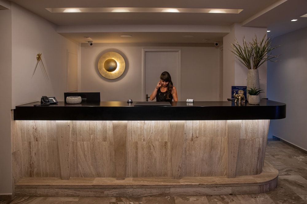AGRELLI Hotel & Suites 2