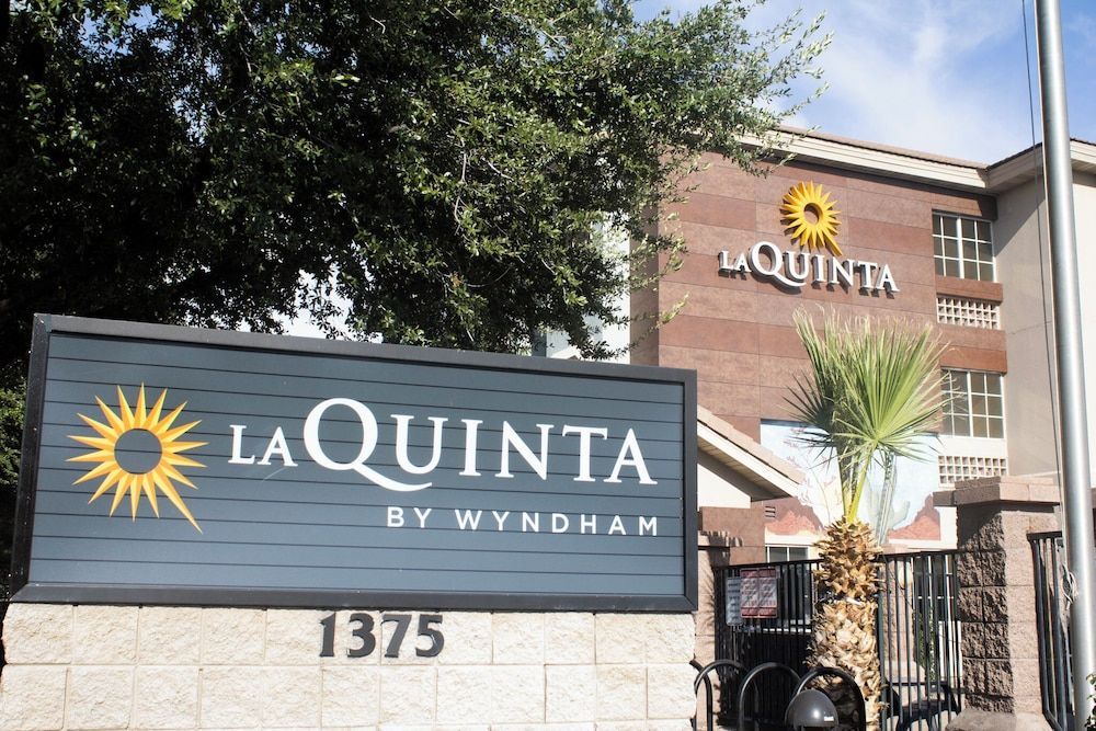 La Quinta Inn & Suites by Wyndham Tempe University, Phoenix 1