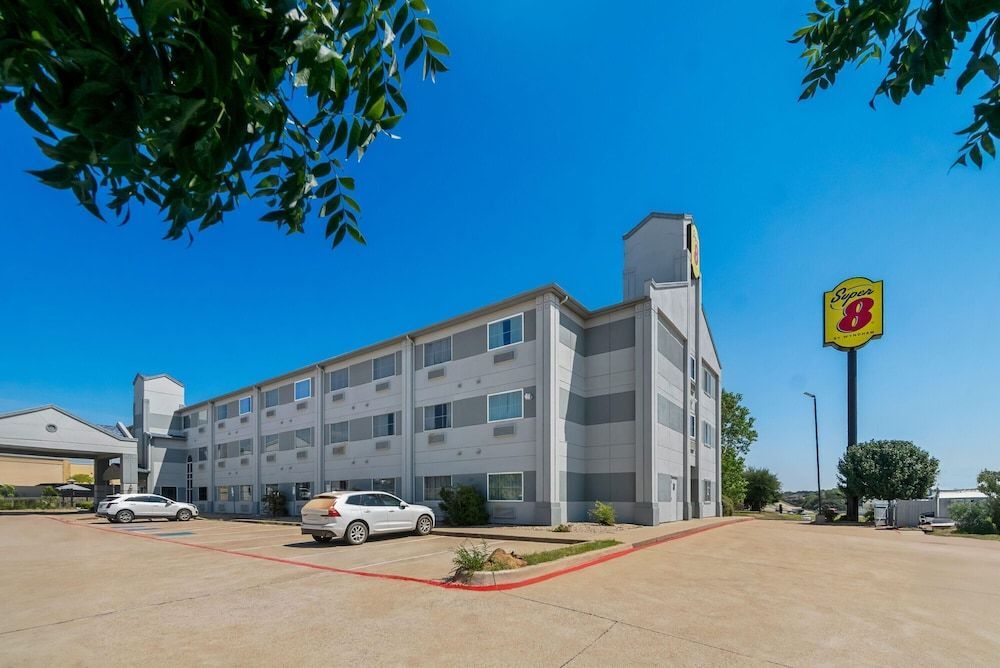 Super 8 by Wyndham Weatherford 1