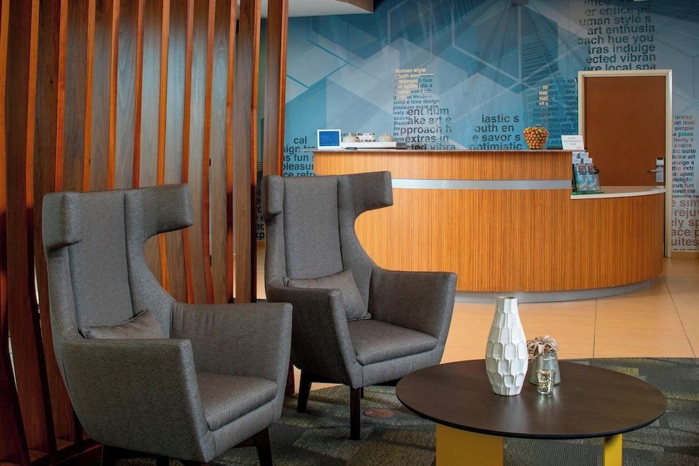 SpringHill Suites St. Louis Airport/Earth City 2
