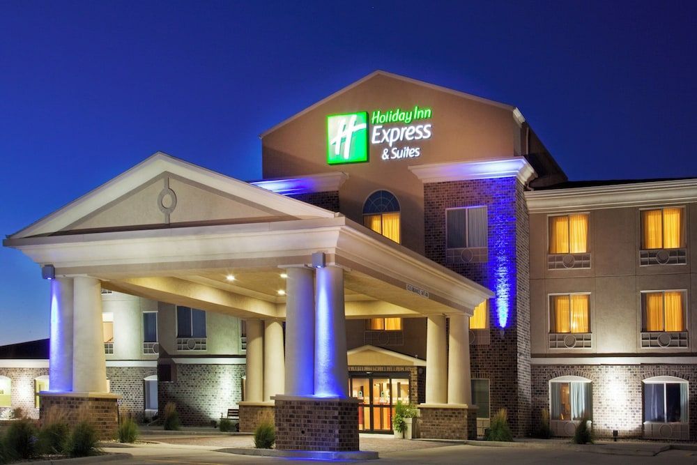 Holiday Inn Express & Suites SIOUX CENTER by IHG 1