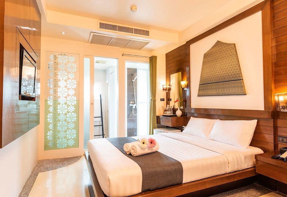 D&D Inn Khaosan 1