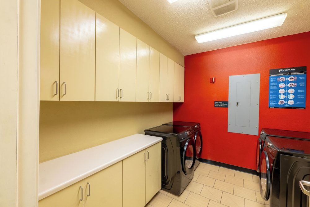 Candlewood Suites Bedford - Fort Worth by IHG 1