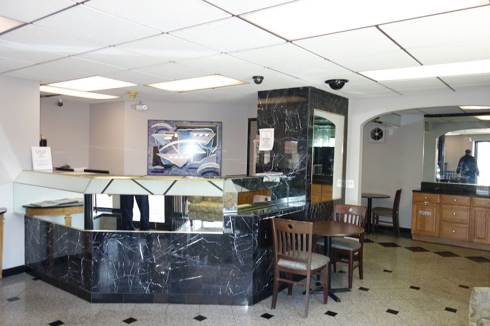 Gurnee Motel 2