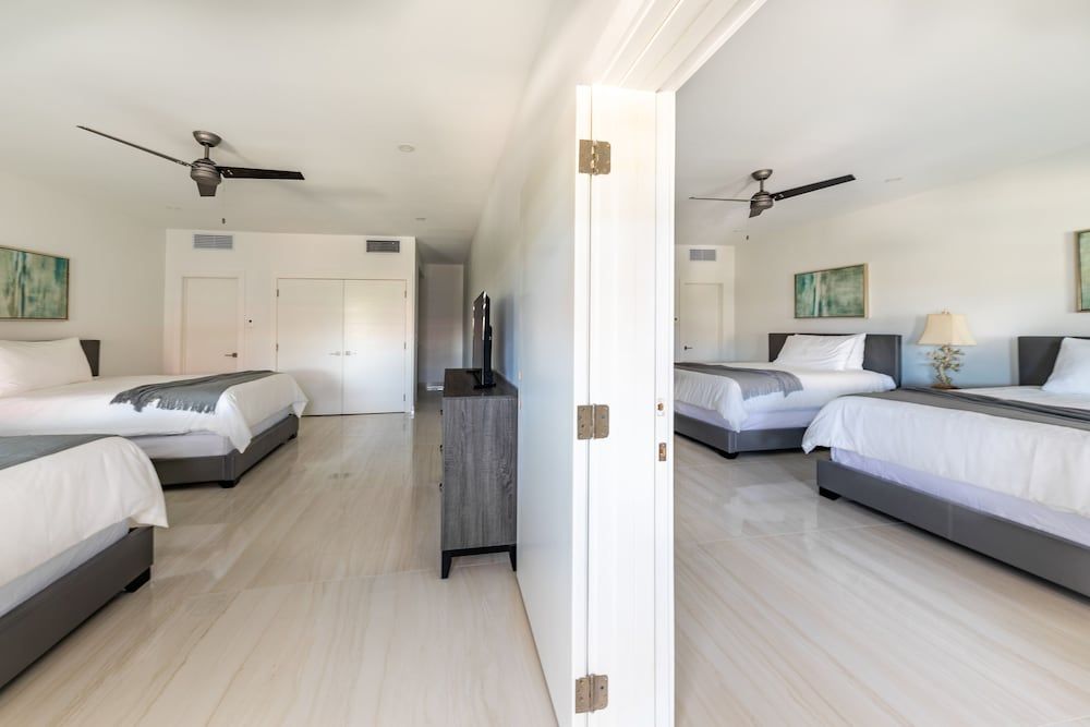 Seascape Grace Bay Hotel & Townhome Villas 2