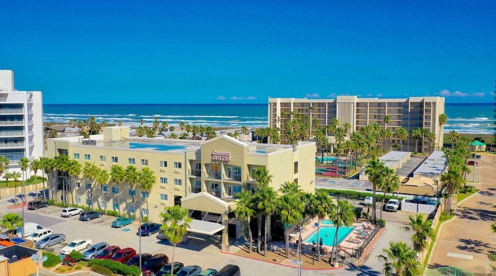 Comfort Suites Beachside 1