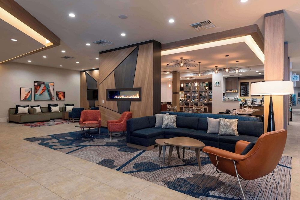 The Center Hotel Grand Rapids Airport 1