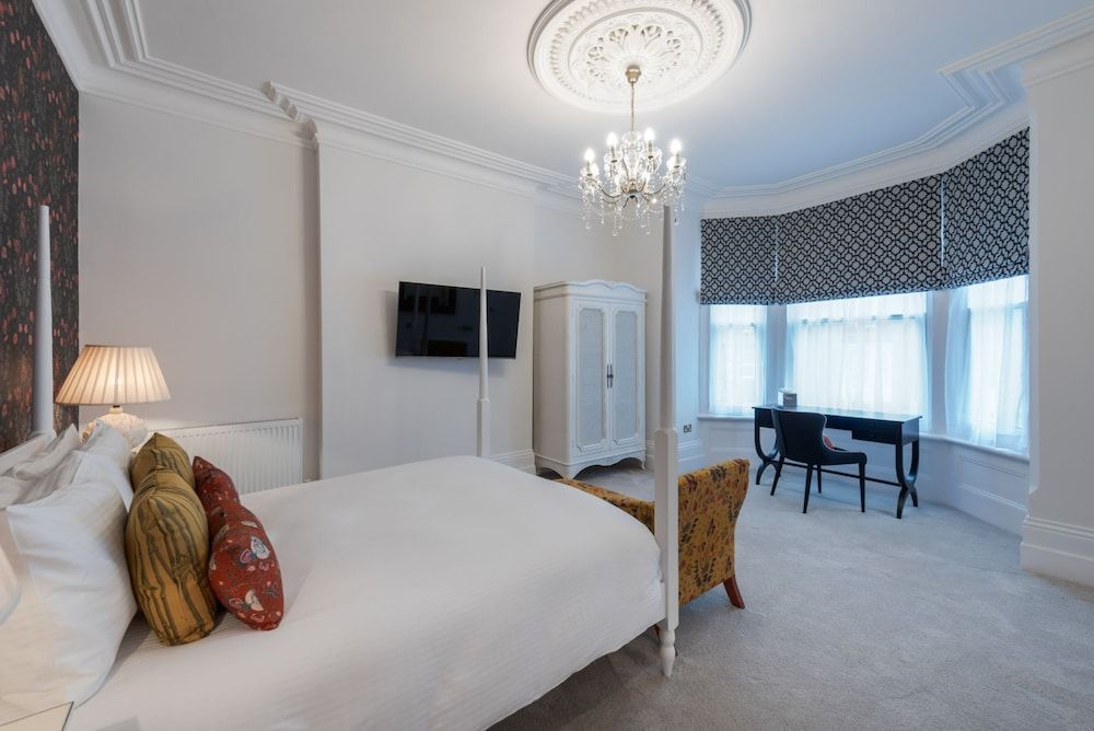 The Clarence Boutique Rooms 2