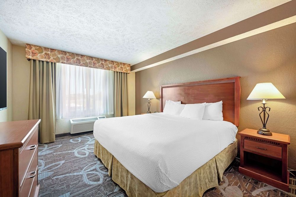 Best Western Plus Mid Nebraska Inn & Suites 1