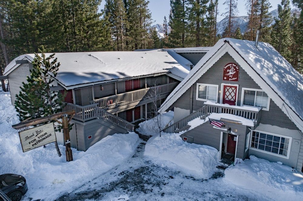 Cinnamon Bear Inn 1