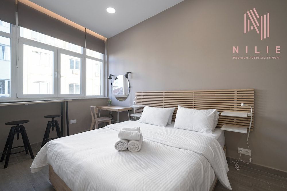 Fragkon 24, Nilie Hospitality MGMT 2