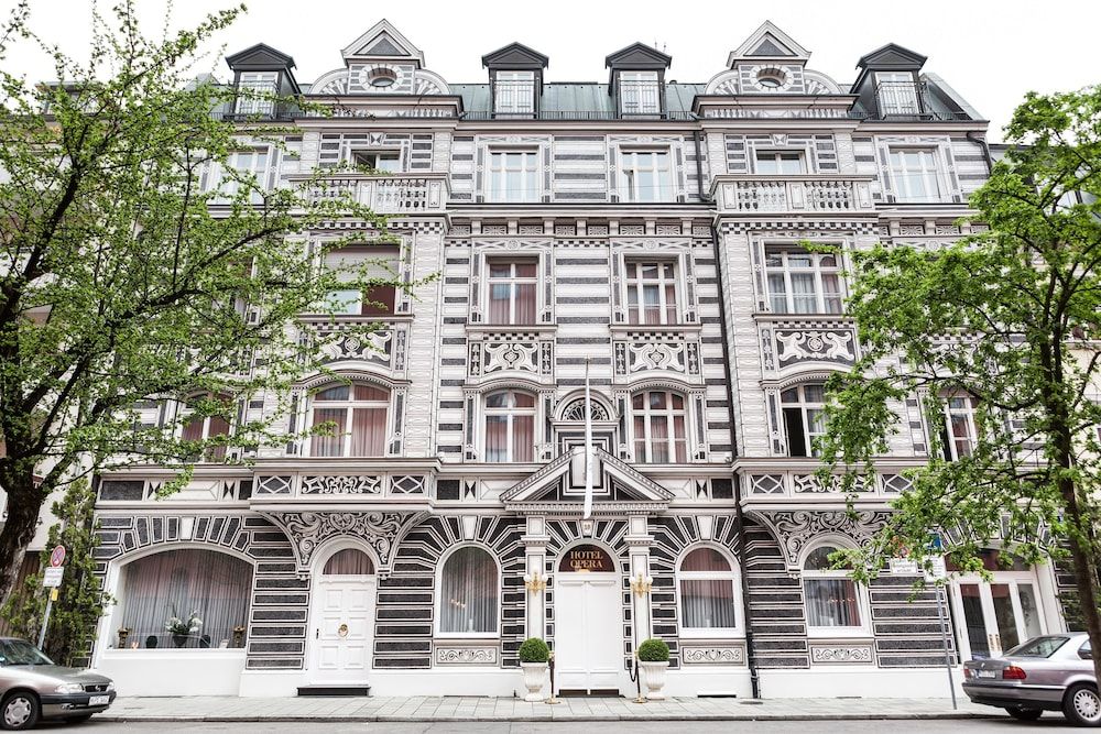 Hotel Opera 1