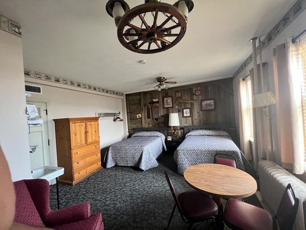 Canfield Hotel 2