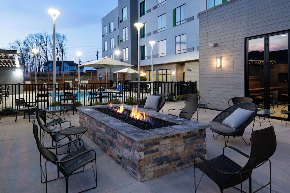 Courtyard Charlotte Steele Creek 1