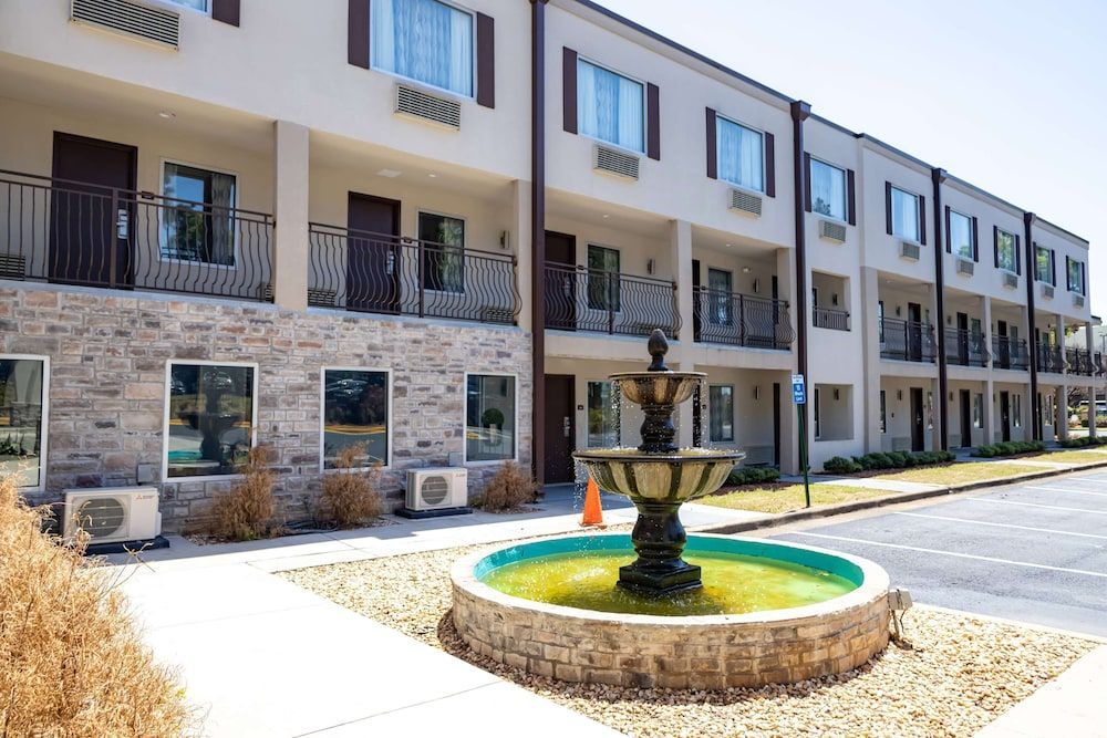 Baymont by Wyndham College Park Atlanta Airport South 1