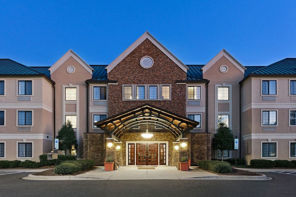 Staybridge Suites CHARLOTTE BALLANTYNE by IHG 1