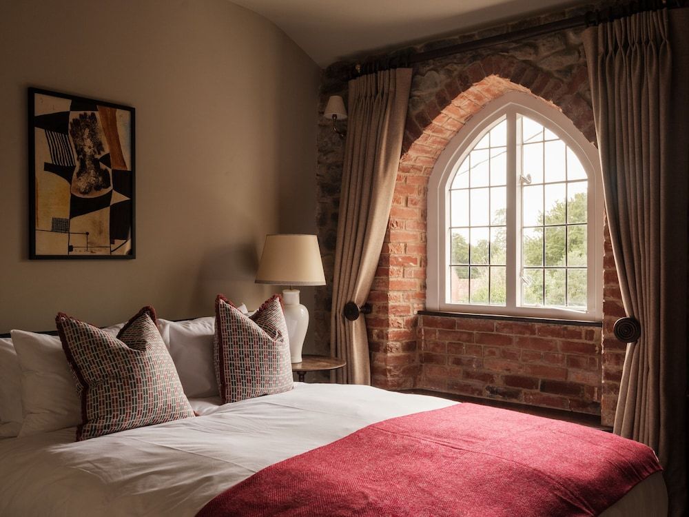 The Manor House Inn 1