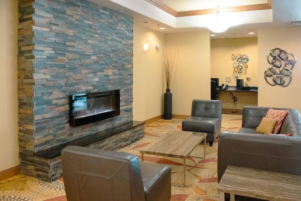 Comfort Inn & Suites Grand Forks near Alerus Center 2