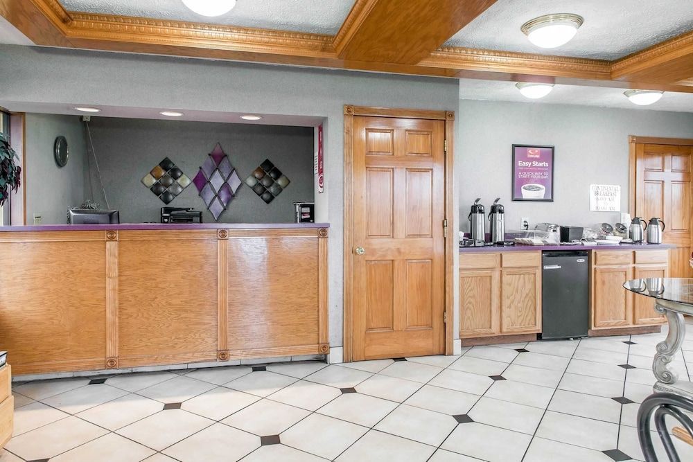 Econo Lodge Seymour 2
