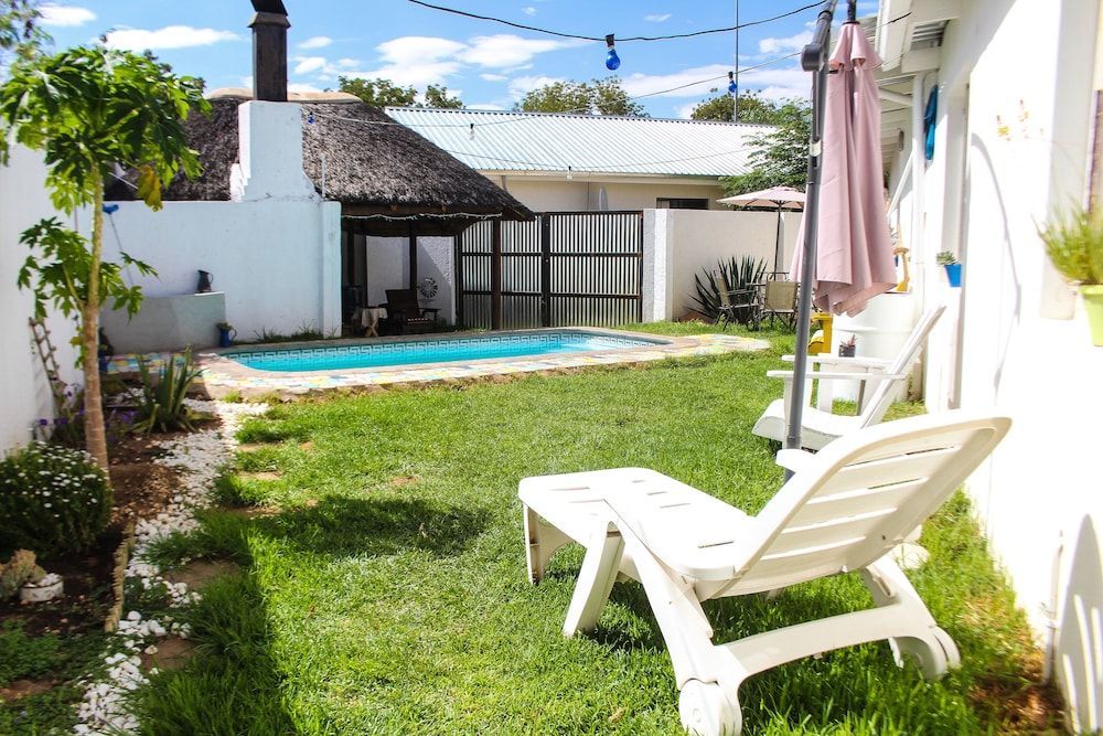 Kate's Nest Guesthouse & Backpackers 1
