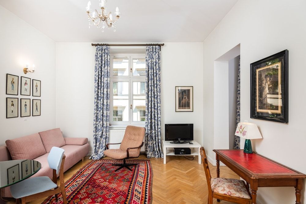 Vintage Vibe - Classic Old Town Suites 1