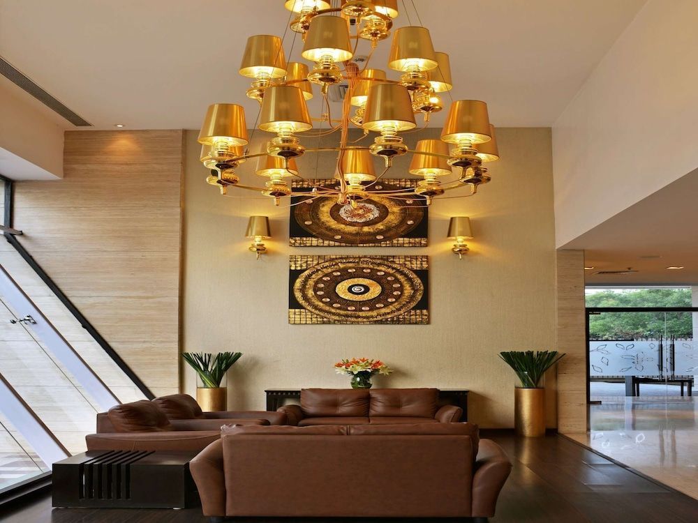Majestic Court Sarovar Portico 2