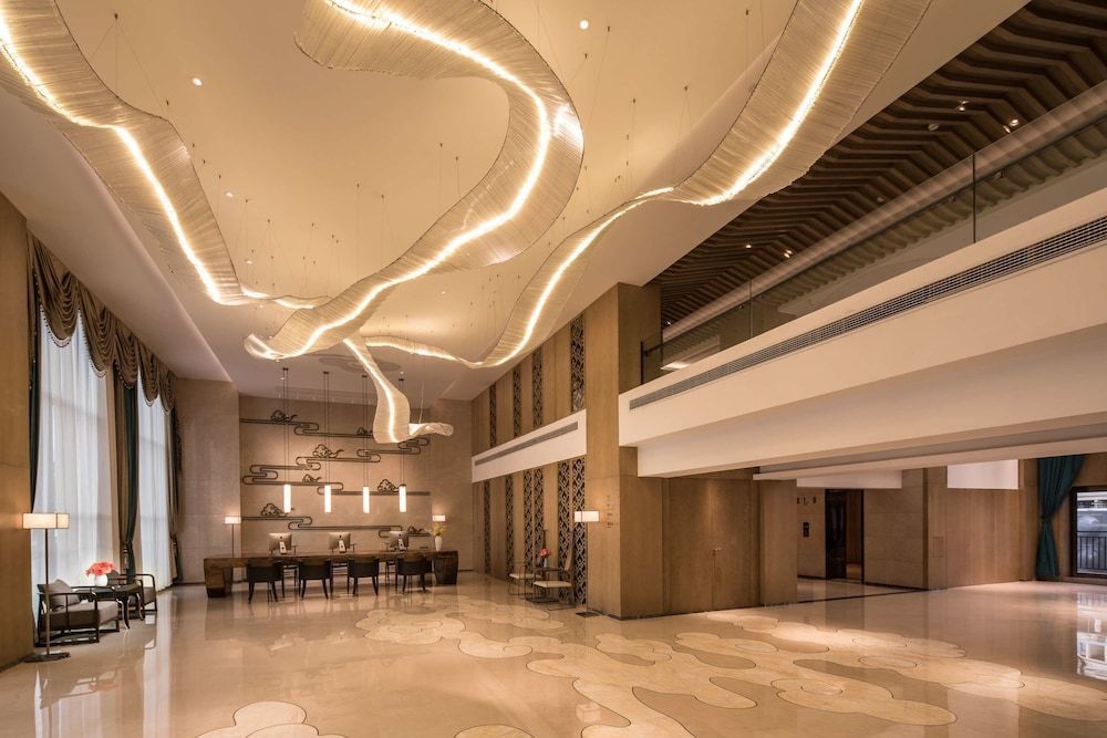 Ramada by Wyndham Zhenjiang City Center 2