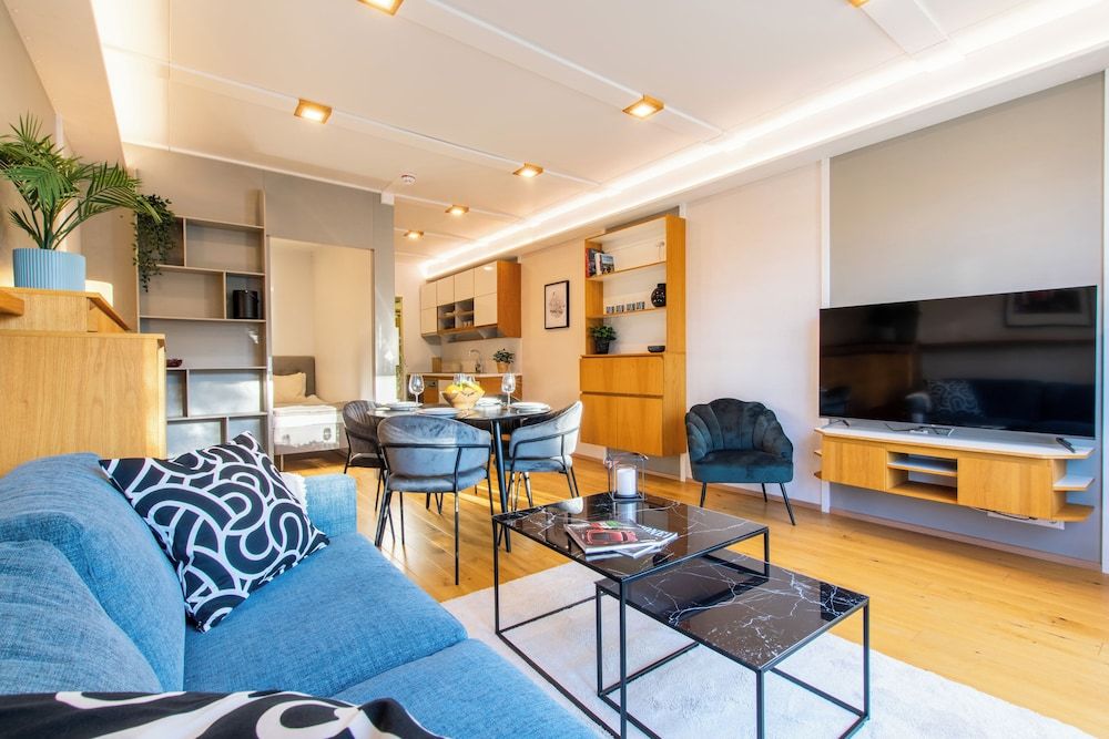 Uptown Hotel Apartments 1