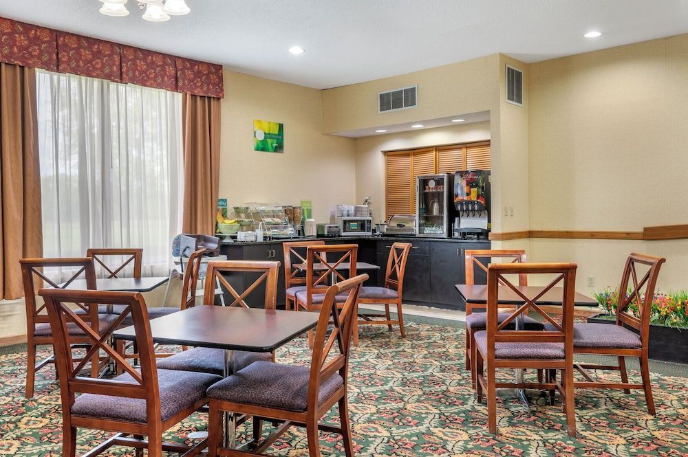 Quality Inn & Suites Near Amish Country 1