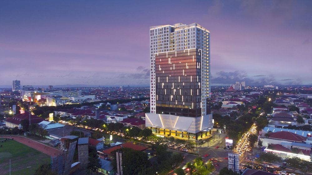 Oakwood Hotel & Residence Surabaya 1