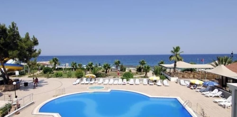 Club Marakesh Beach Hotel 1