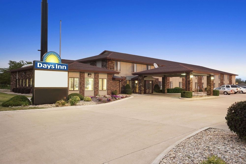 Days Inn by Wyndham Oglesby/ Starved Rock 1