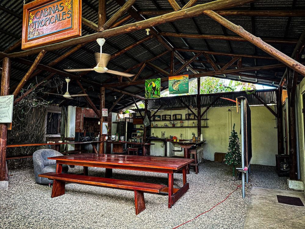 Cabinas Tropicales 1