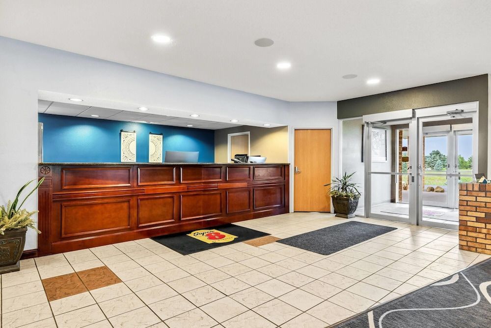 Super 8 by Wyndham Osseo WI 2