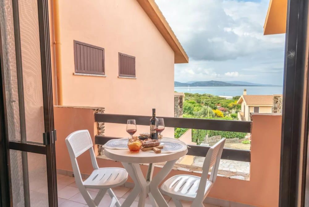 Comfort and privacy for four guests 1