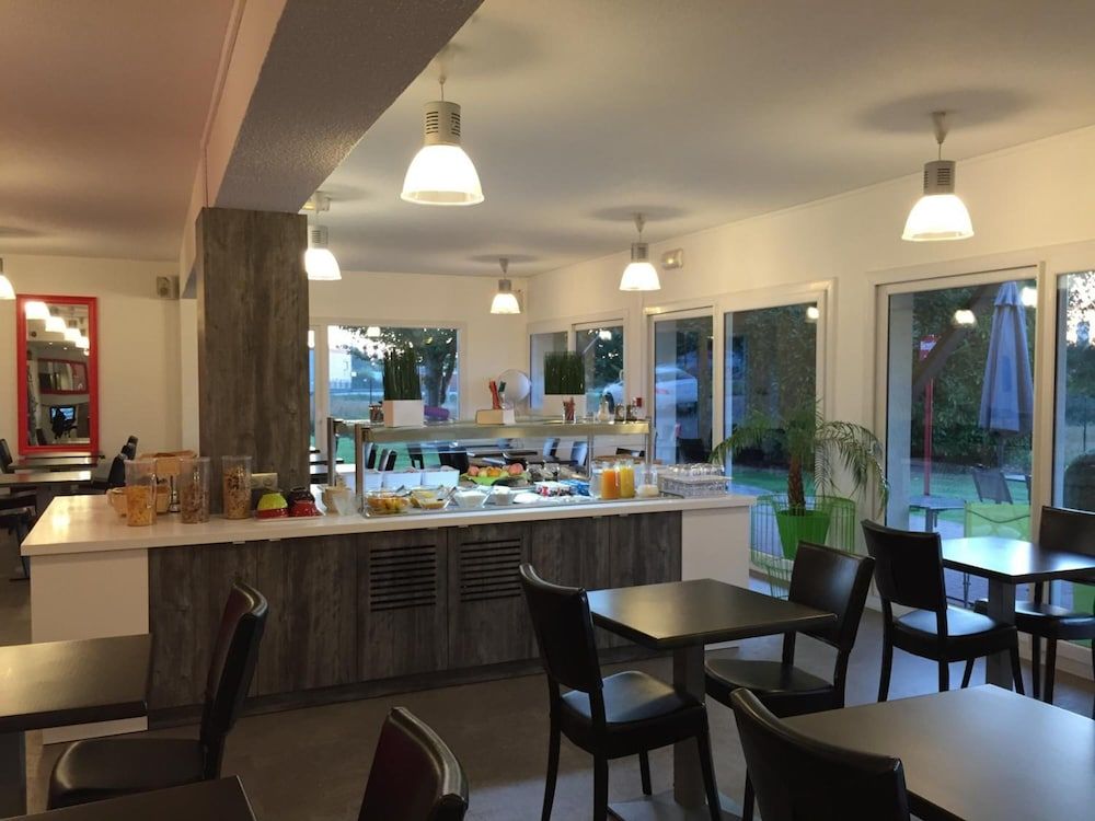Brit Hotel Rouen Sud Val De Reuil 1