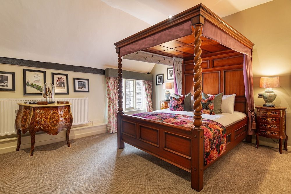 The George Hotel, Dorchester-on-Thames, Oxfordshire - The Coaching Inn Group 1