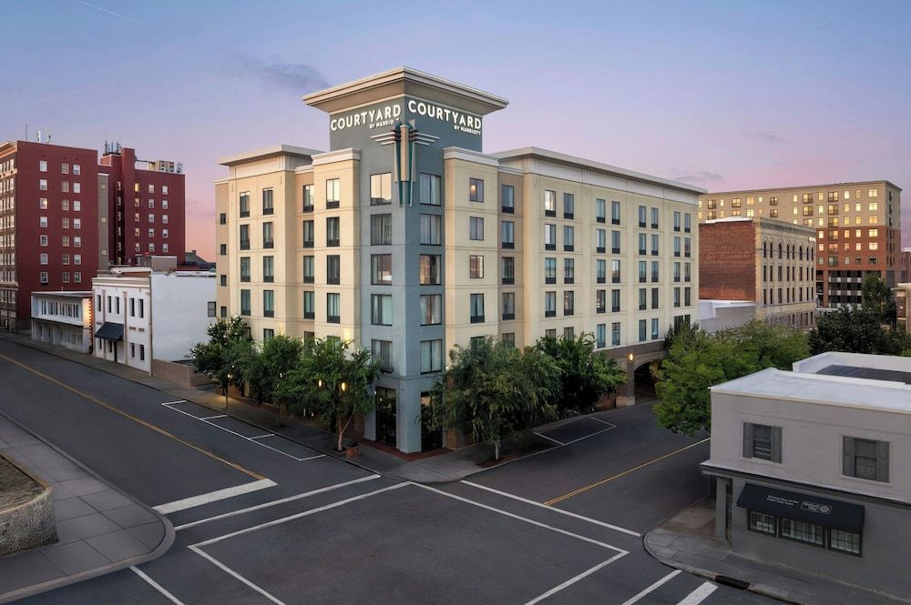 Courtyard by Marriott Wilmington Downtown/Historic District 1