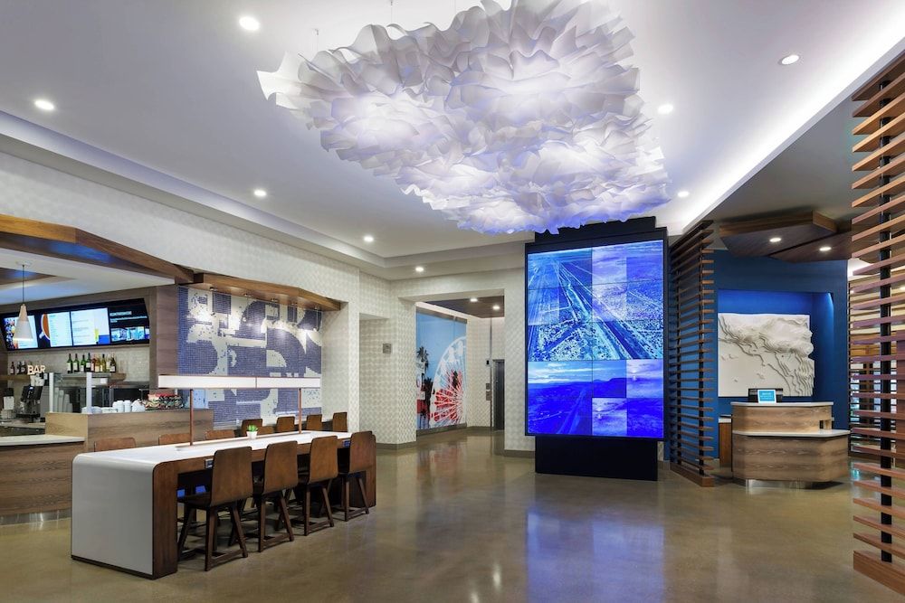 Courtyard by Marriott Santa Monica 2