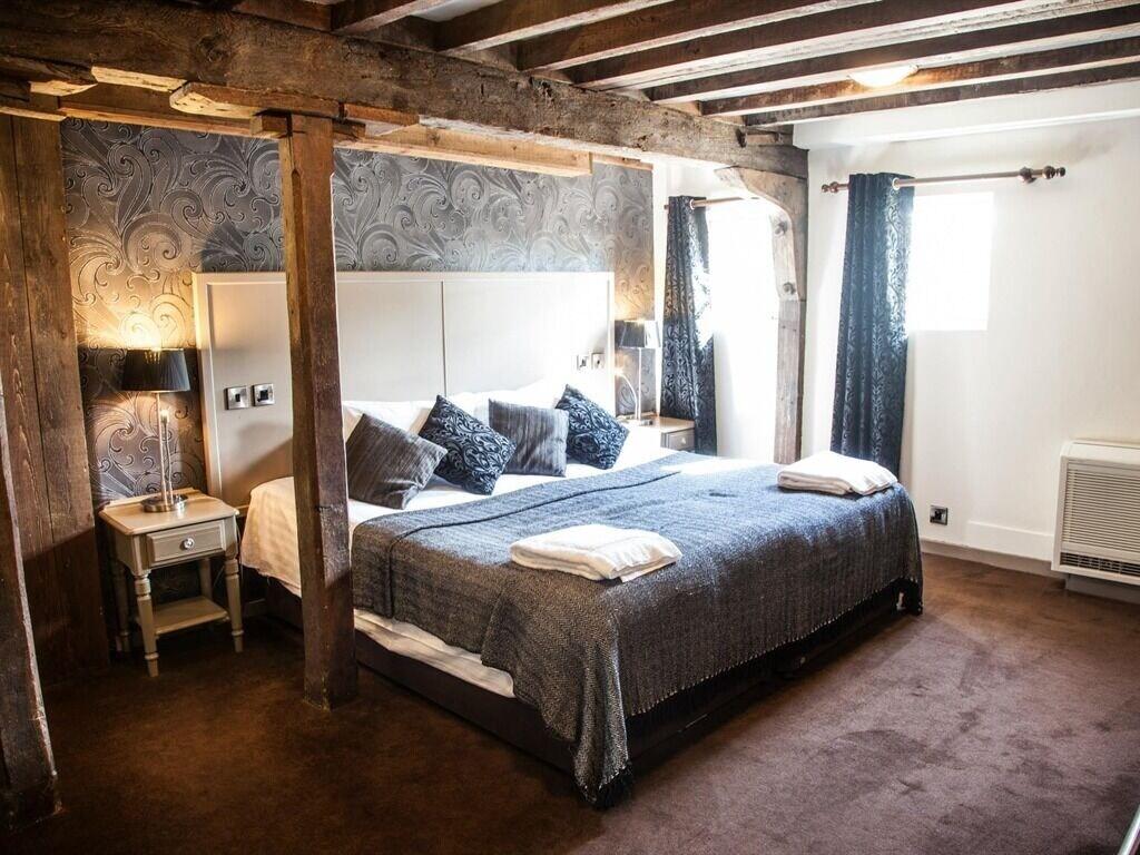 The Riverside Inn 2
