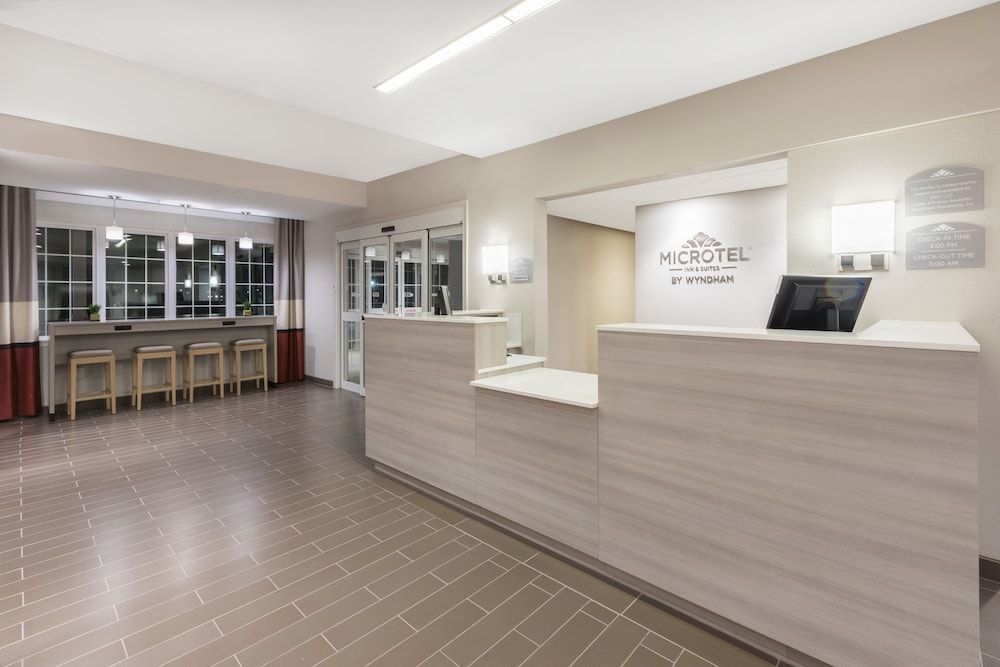 Microtel Inn & Suites by Wyndham Perry 1
