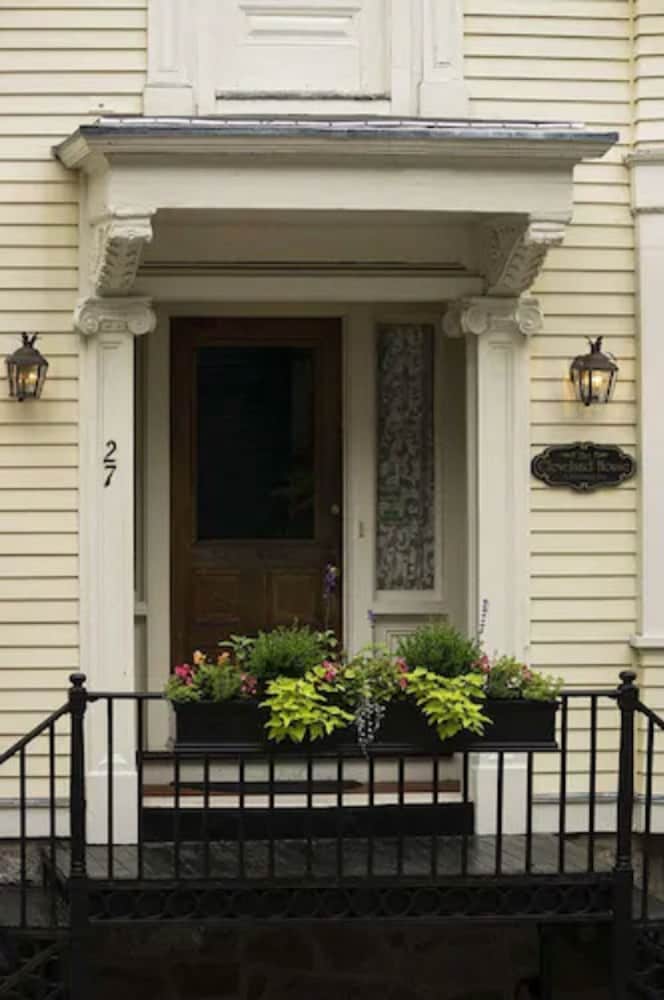 Cleveland House Inn 1