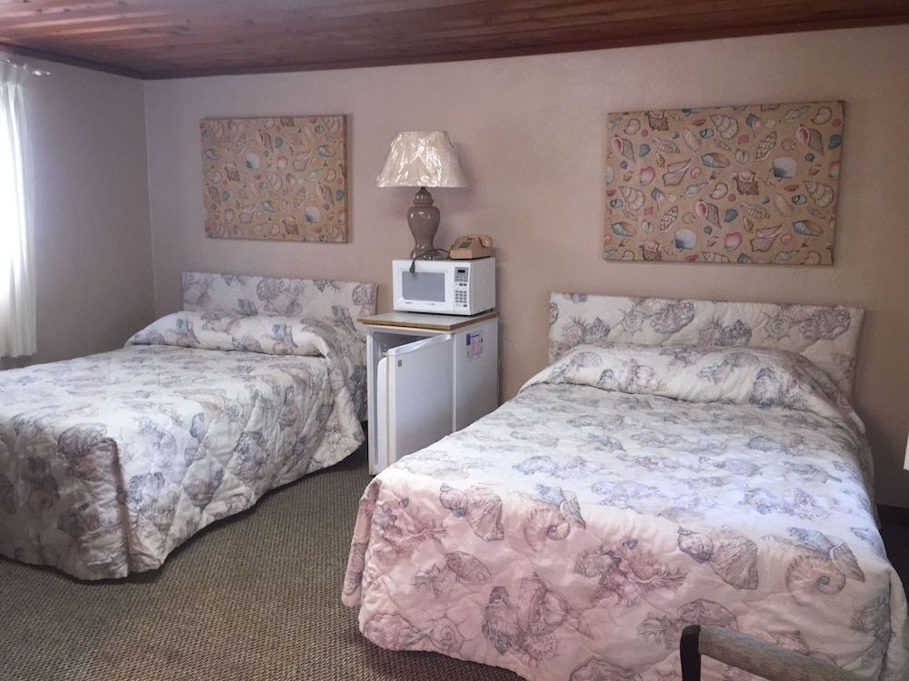 Captain's Cove Motel 2